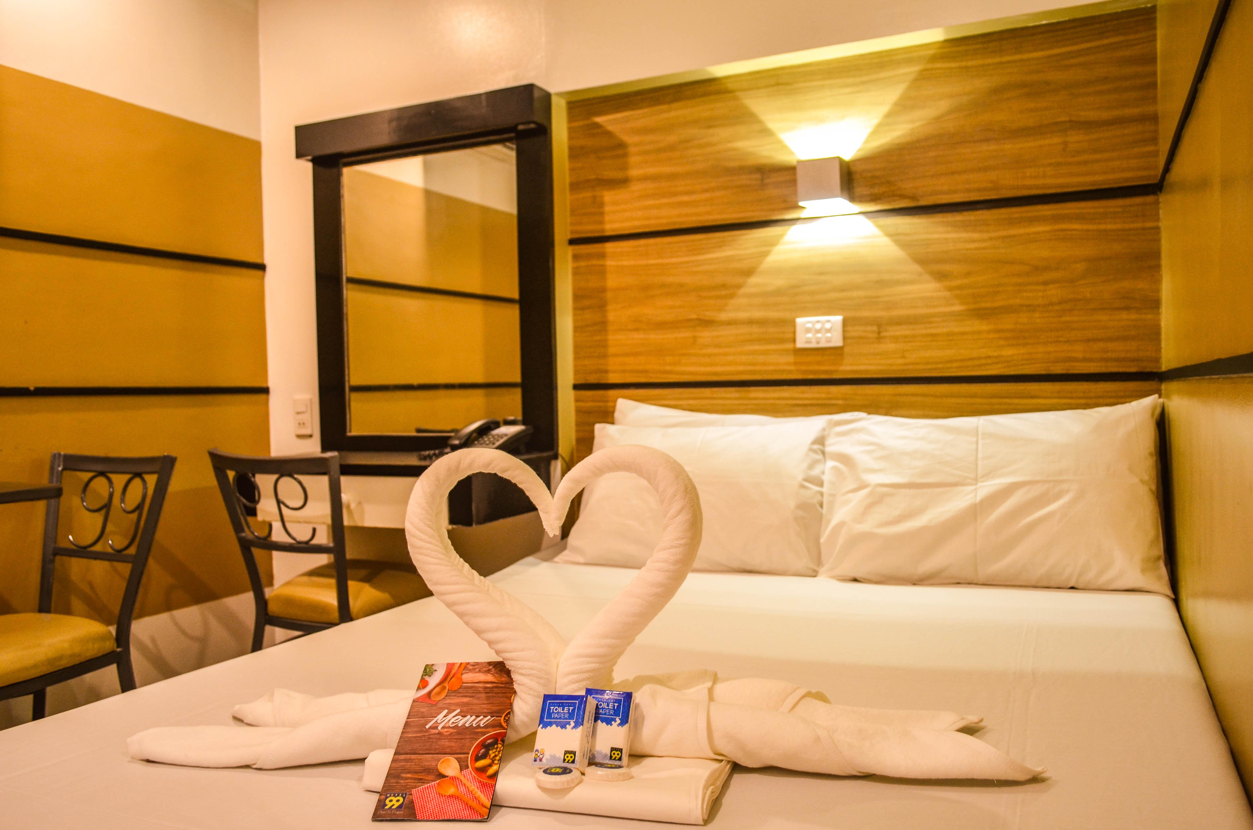 Hotel 99 Cubao Quezon City Ngoại thất bức ảnh