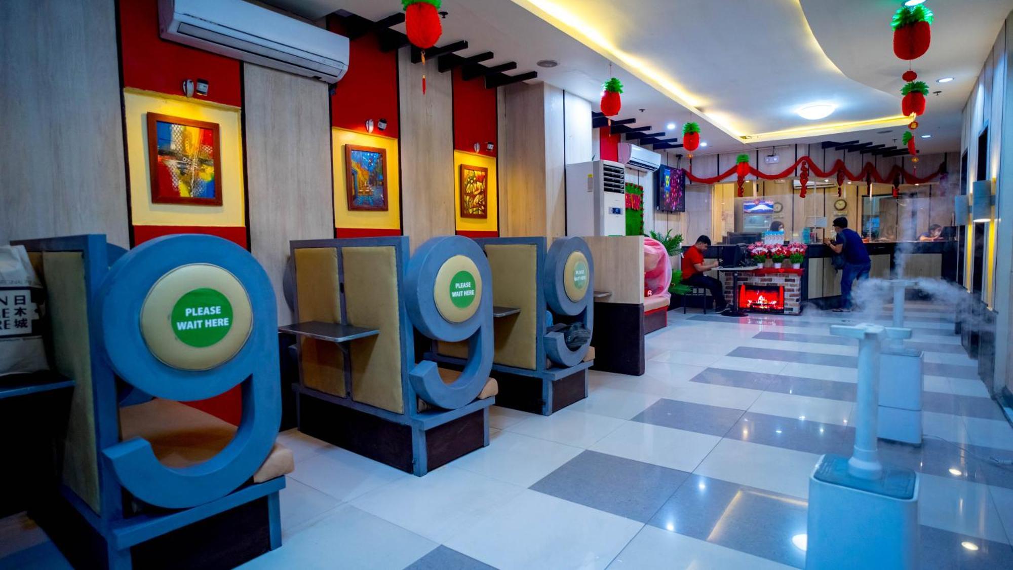 Hotel 99 Cubao Quezon City Ngoại thất bức ảnh