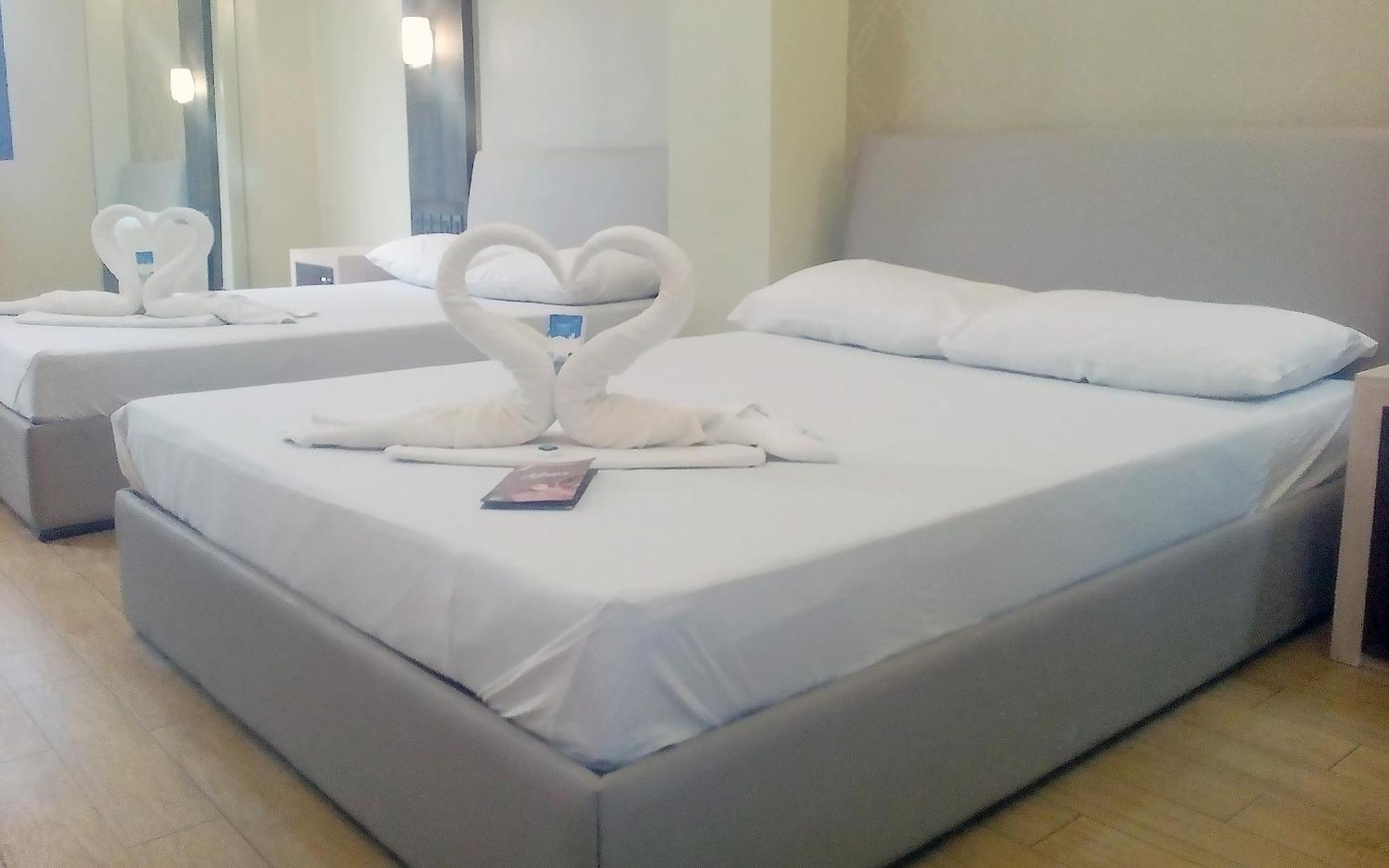 Hotel 99 Cubao Quezon City Ngoại thất bức ảnh
