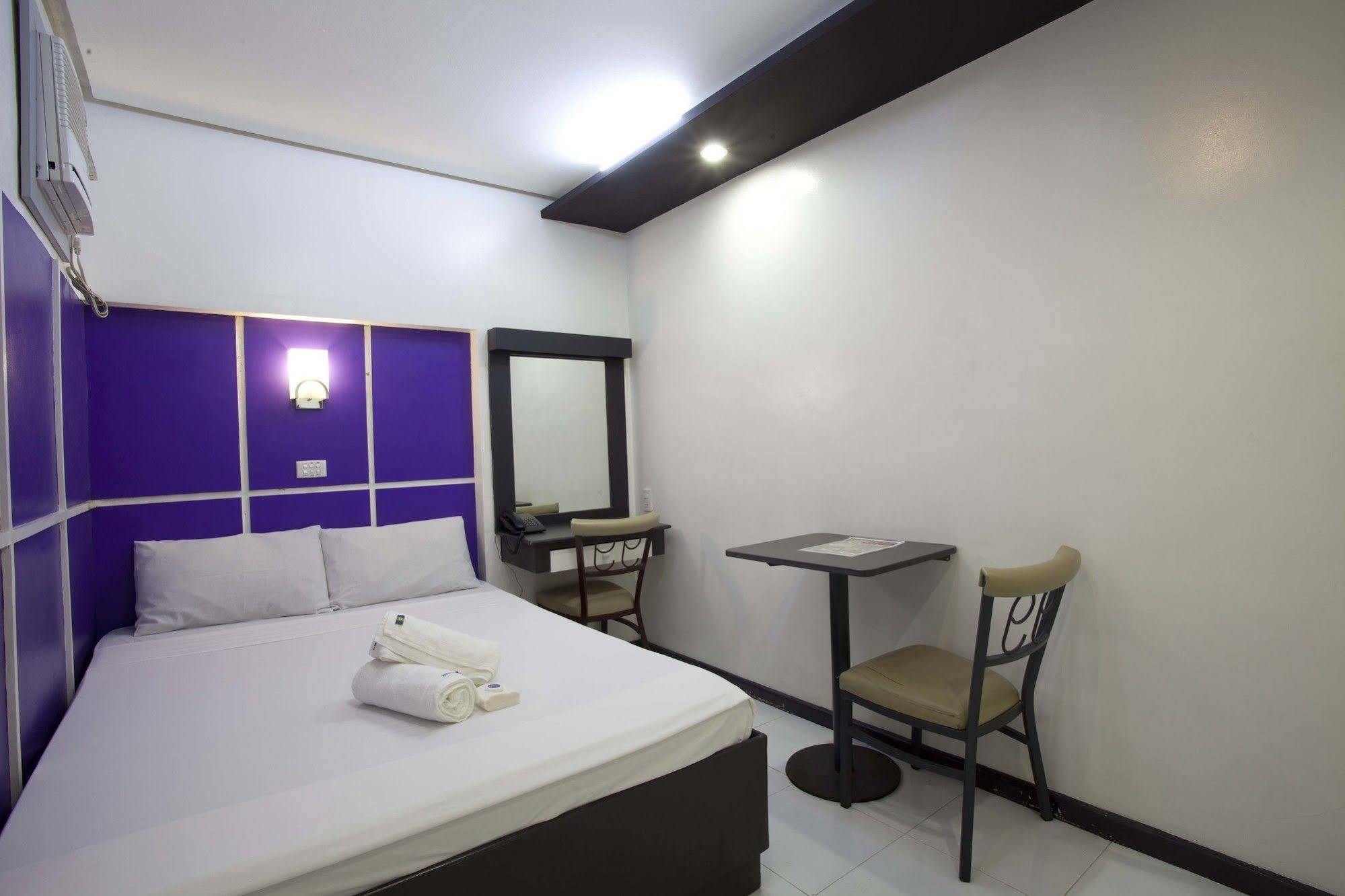 Hotel 99 Cubao Quezon City Ngoại thất bức ảnh