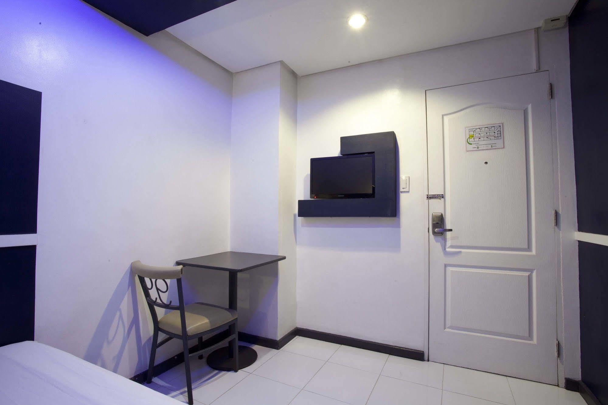 Hotel 99 Cubao Quezon City Ngoại thất bức ảnh