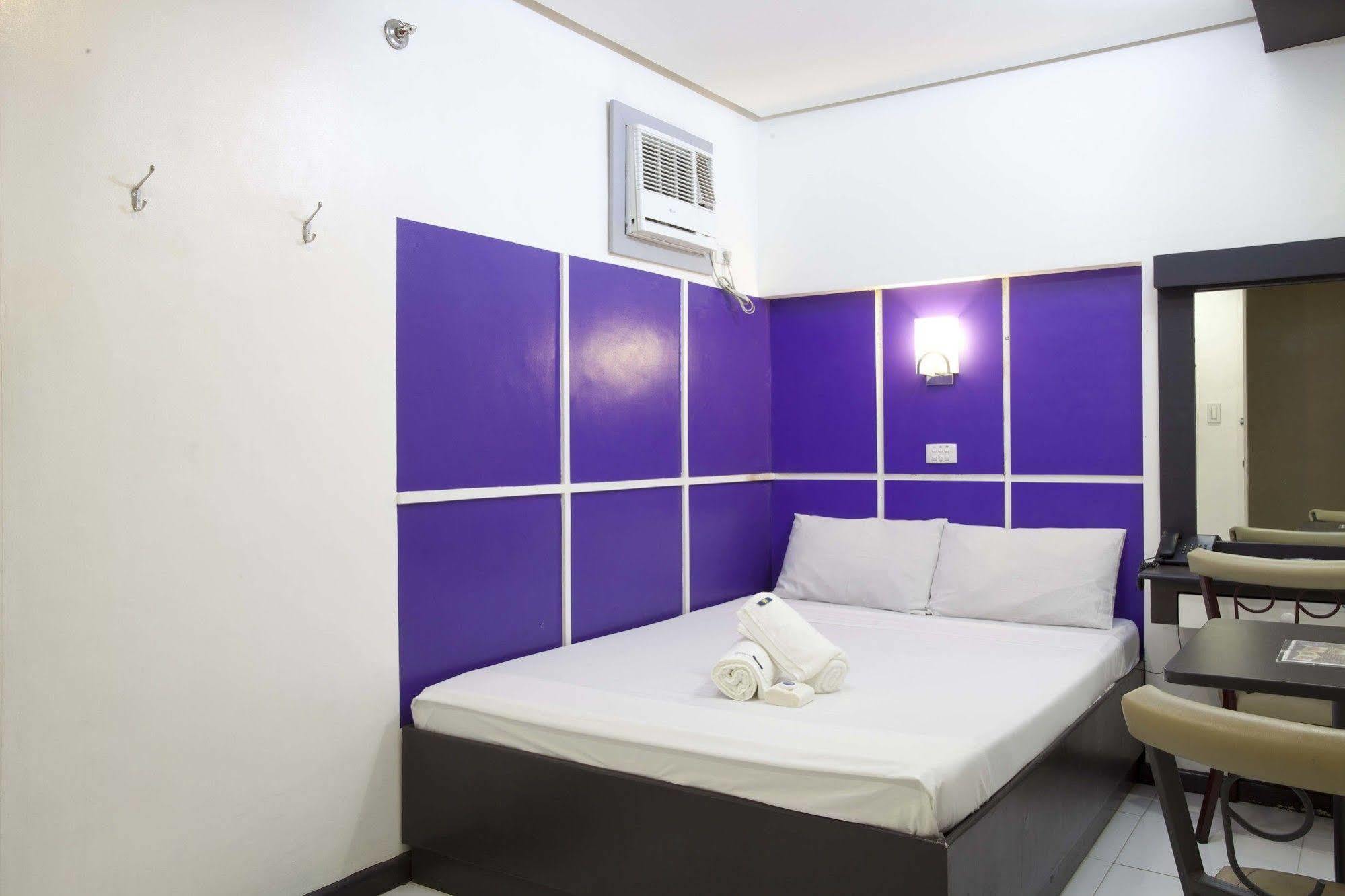 Hotel 99 Cubao Quezon City Ngoại thất bức ảnh