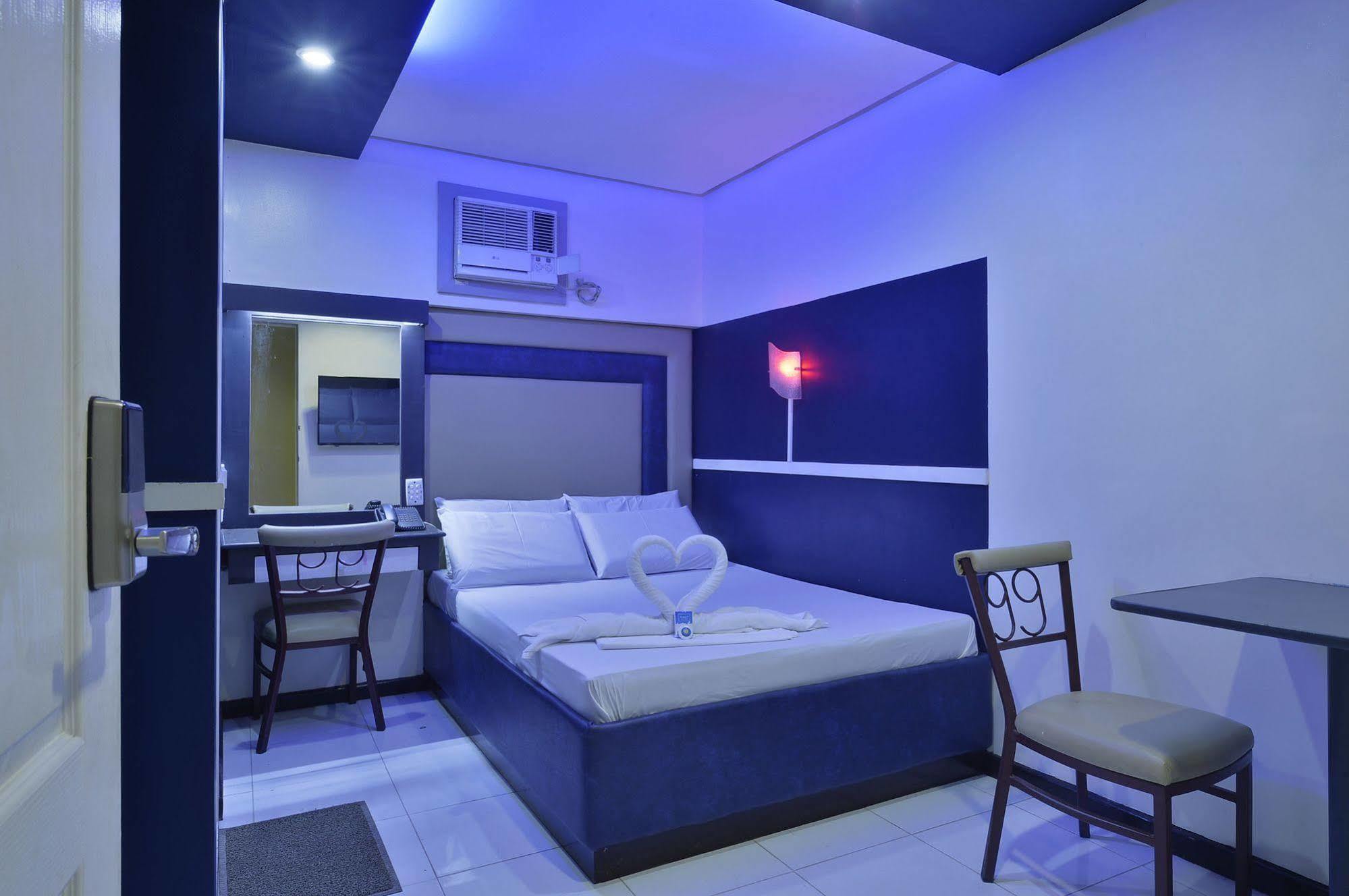 Hotel 99 Cubao Quezon City Ngoại thất bức ảnh