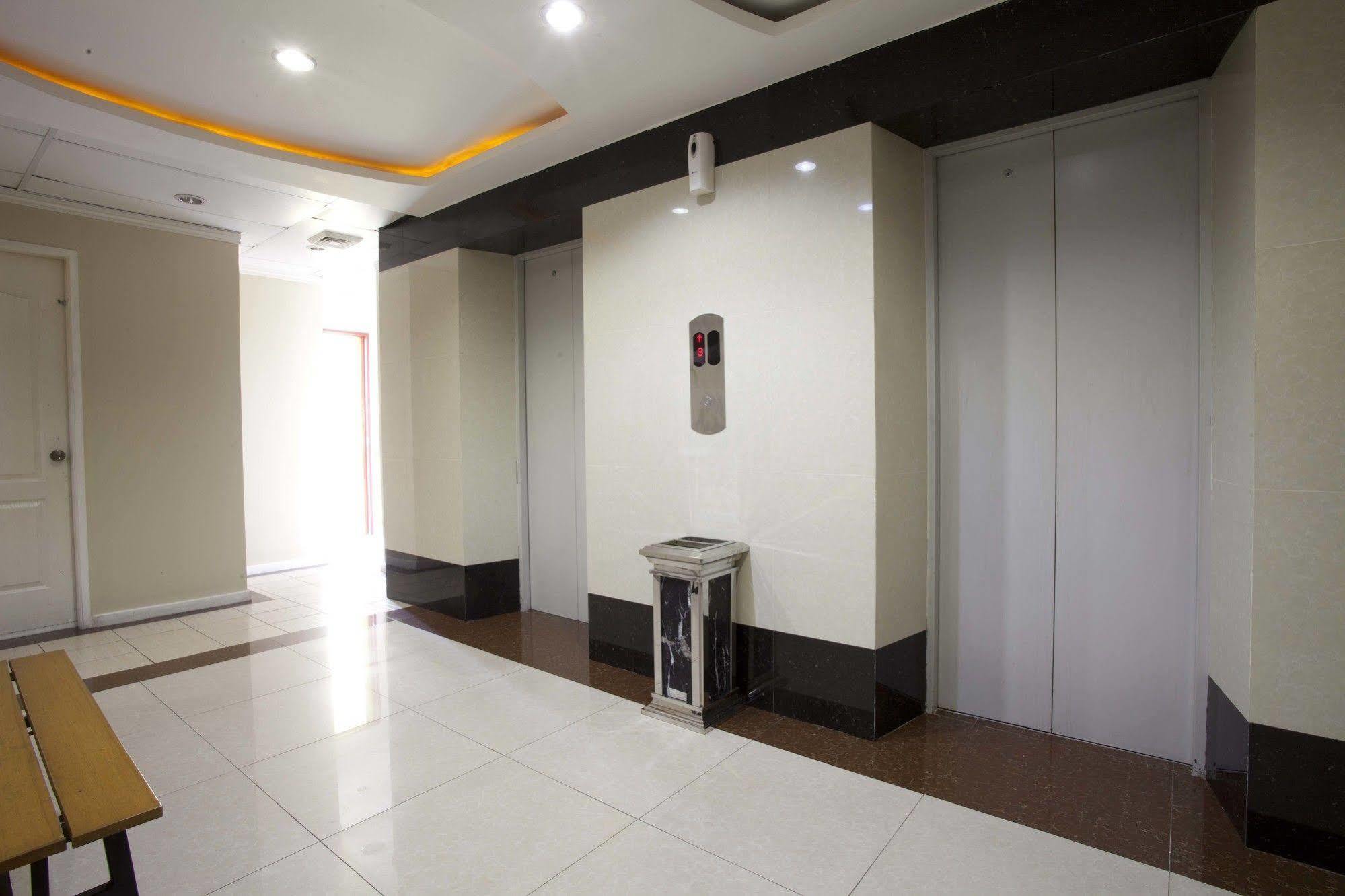 Hotel 99 Cubao Quezon City Ngoại thất bức ảnh